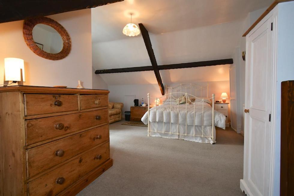 Glascoed Farmhouse Bed and Breakfast Carmarthen Esterno foto